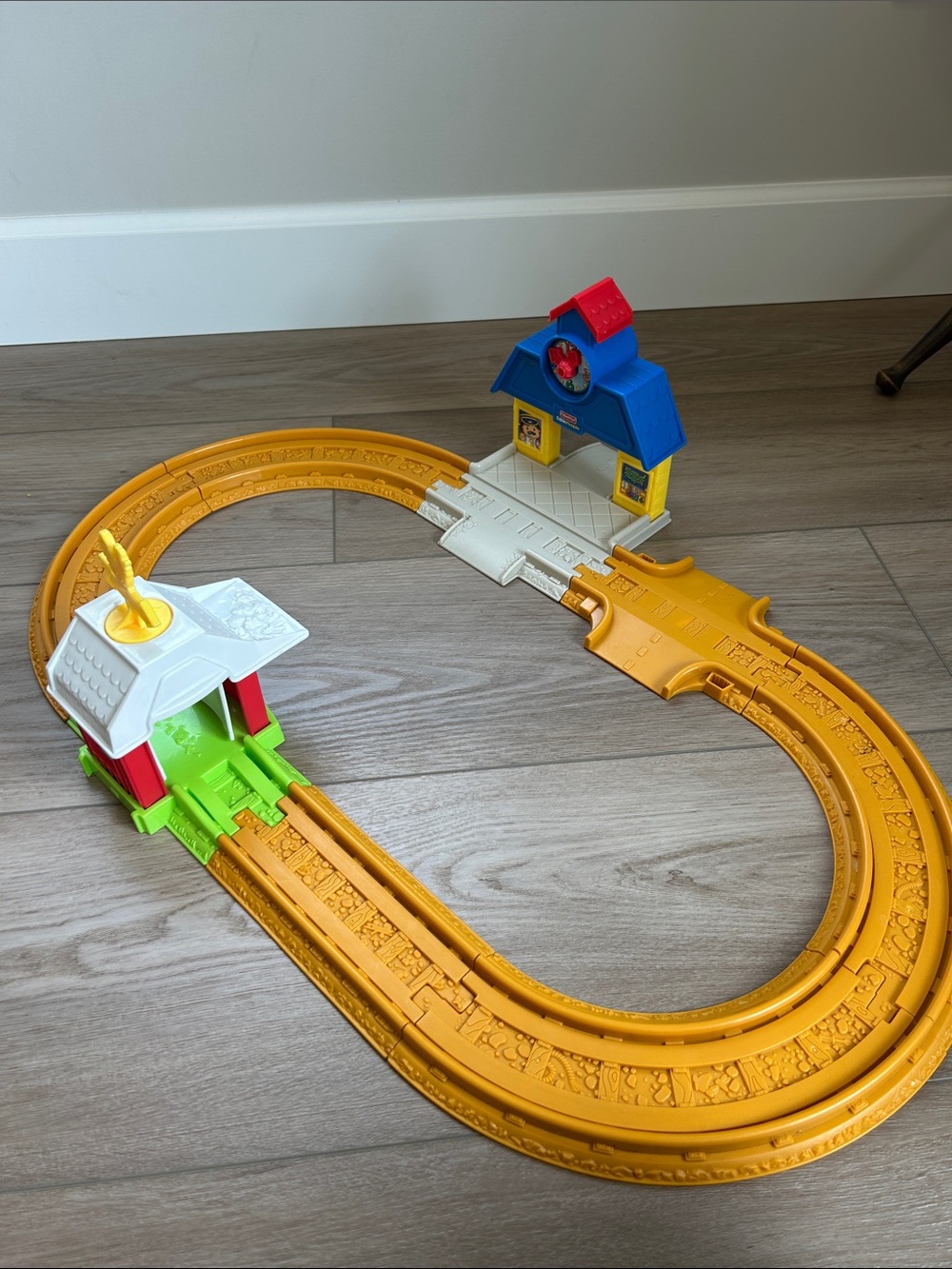 Fisher-Price Little People Wheelies Connect 'N Play Railway 8 Pieces